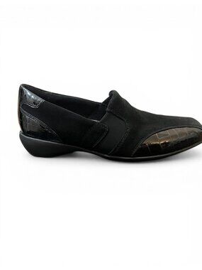 Clarks Womens Black Suede Slip-On Loafers with Patent Croc Accents Size 7N